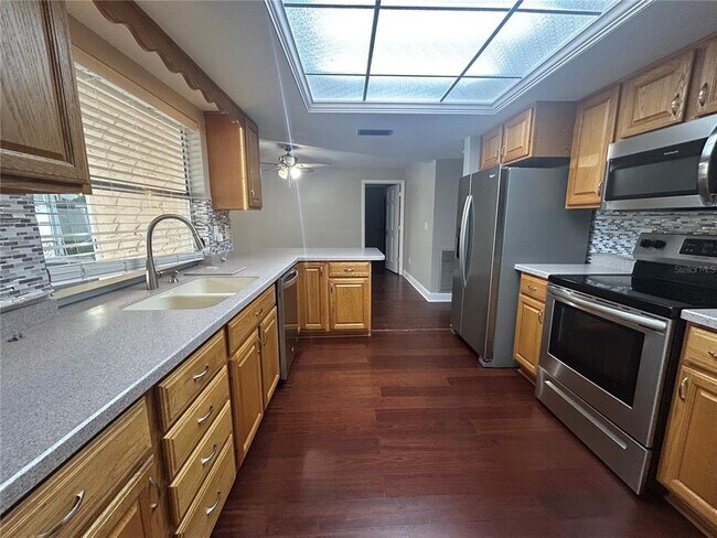 Building Photo - 3143 Fiesta Dr