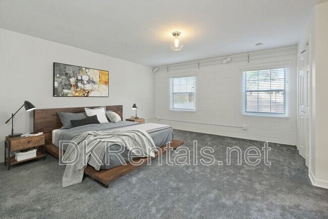 Building Photo - 1448 Iverson St NE