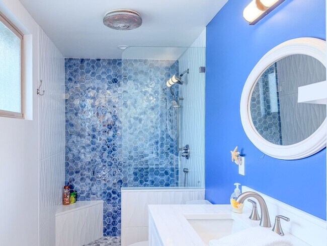 Building Photo - 1327D - The Sea Bum Sanctuary | 2 Bed 2 Ba...