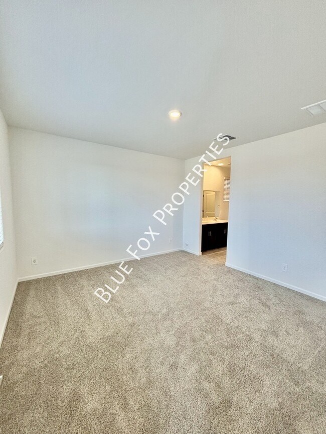 Building Photo - 12002 W Charismatic Dr