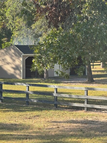 7 acre pasture with run in shed next door - 970 Shell Bluff Dr