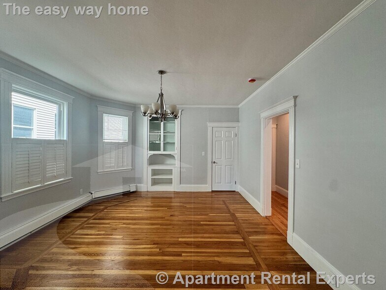 Building Photo - 136 Sharon St