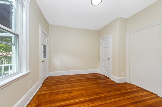 Building Photo - 40 Brackett St