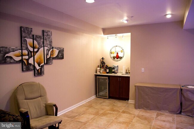 Building Photo - 211 Silverbell Ct