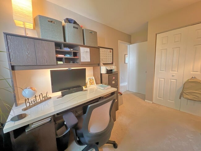 Building Photo - 950 Barton Oaks Pl