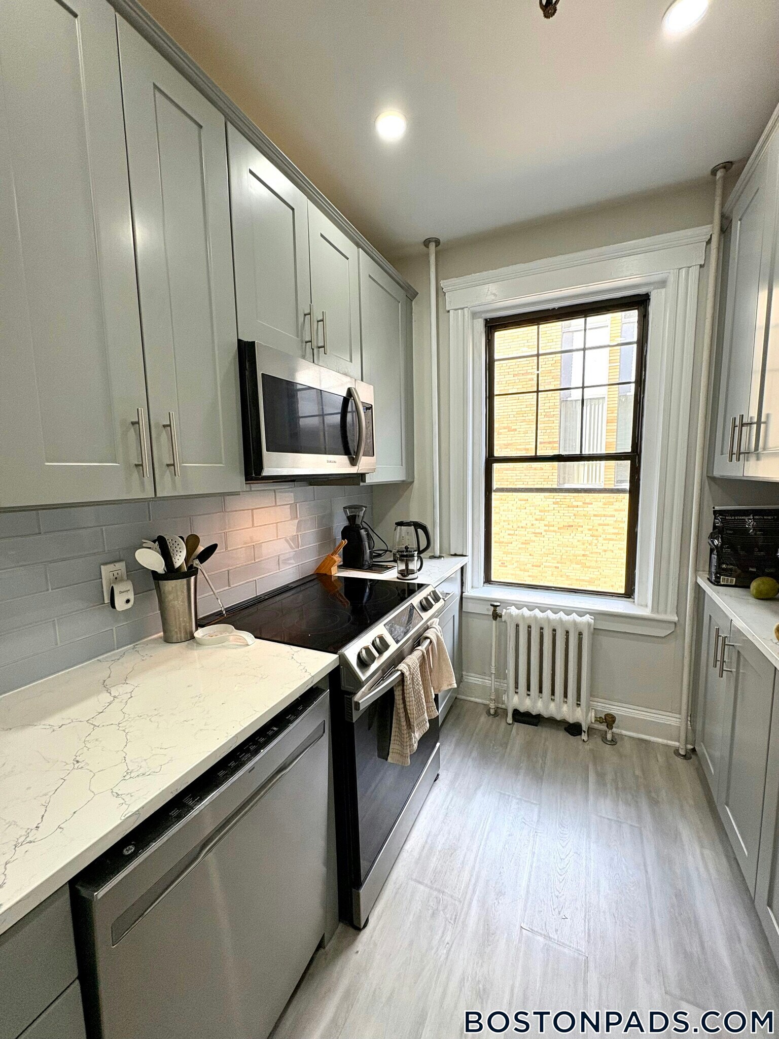 Building Photo - 370 Chestnut Hill Ave