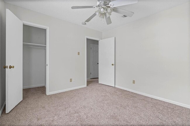 Building Photo - 4017 Cottage Hill Rd
