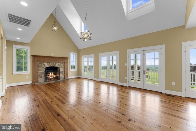 Building Photo - 16250 Short Hill Rd