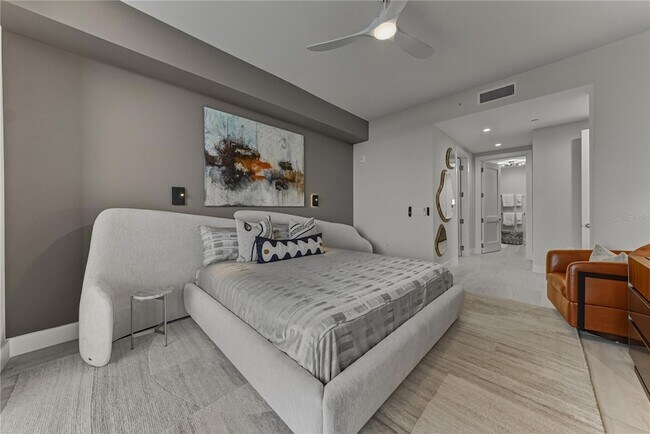 Building Photo - 275 1st Ave S