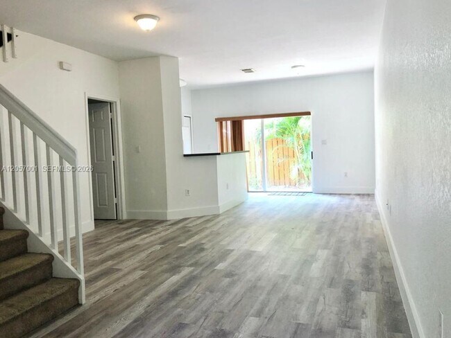 Building Photo - 8527 NW 108th Ave