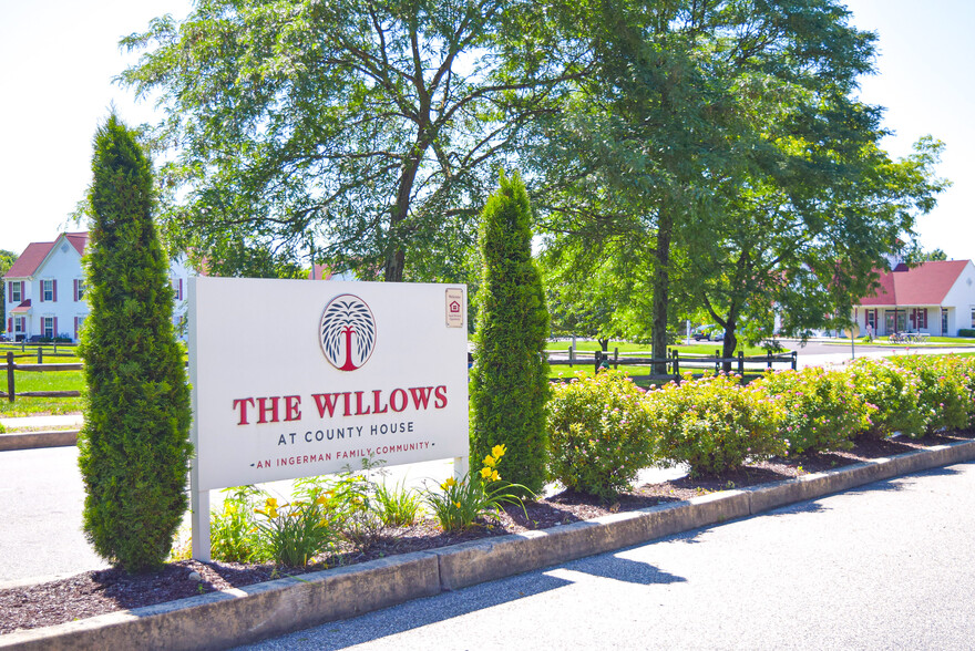 Building Photo - The Willows at County House