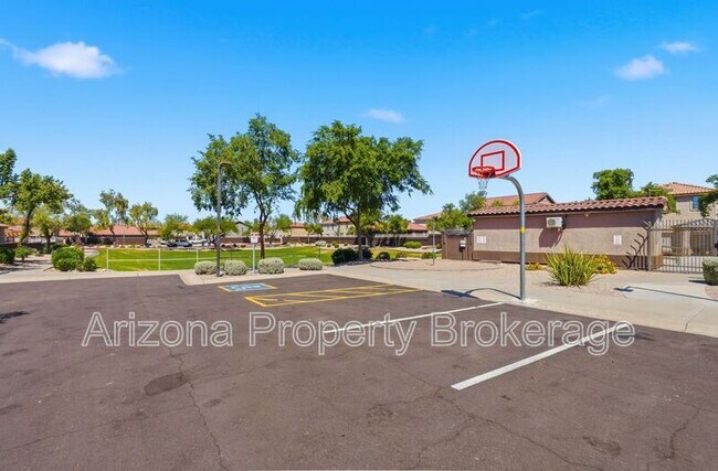 Building Photo - 3332 S Bowman Rd