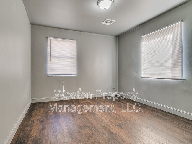 Building Photo - 2101 Westchester Dr