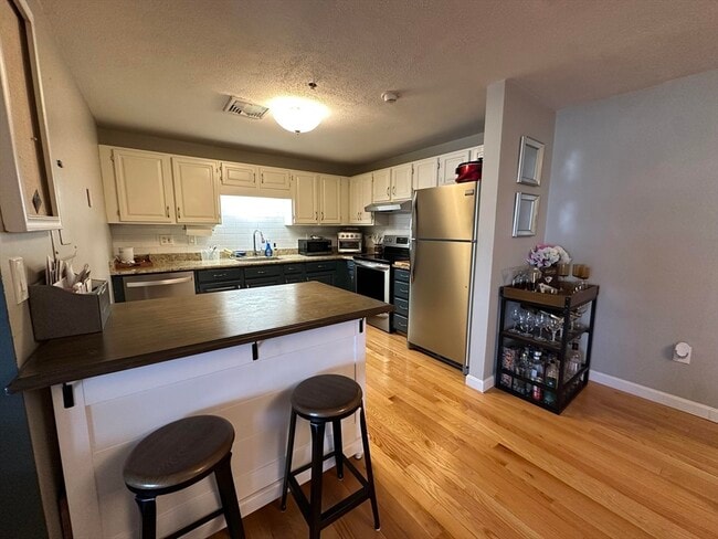 Building Photo - 39 Parlin St