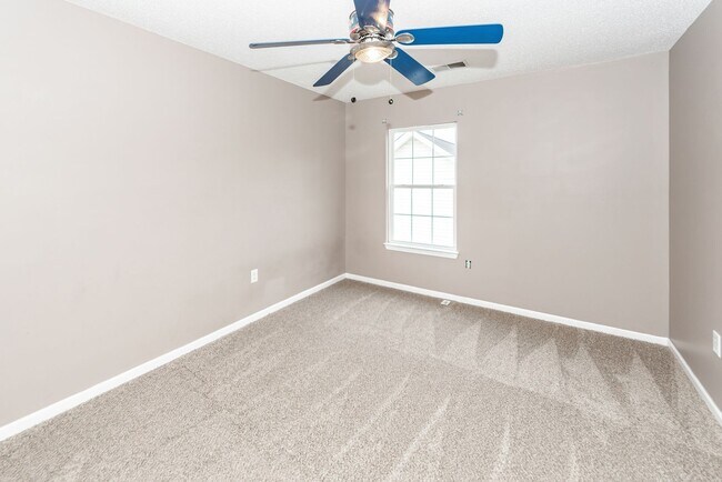 Building Photo - 5 Bedroom 2.5 Bath Home in St. James Estates - Goose Creek