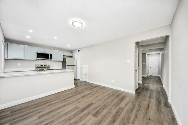 Building Photo - 781 Country Pl Dr