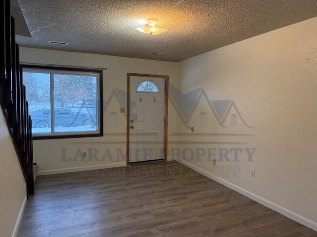 Building Photo - 808 E Canby St