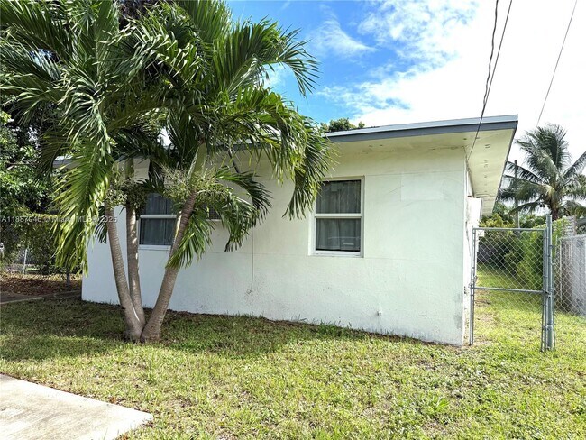 Primary Photo - 1184 NE 112th St