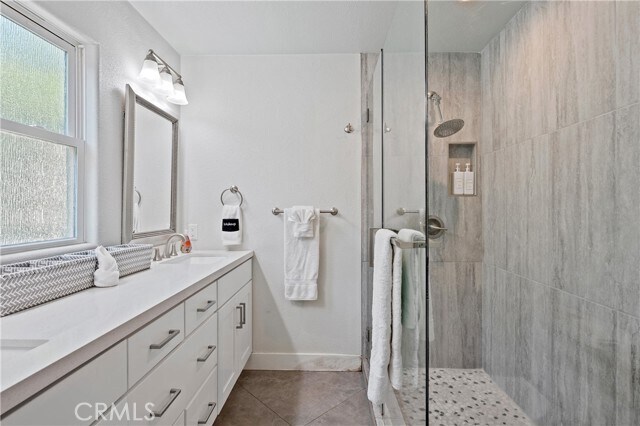 Building Photo - 80695 Columbia Ave