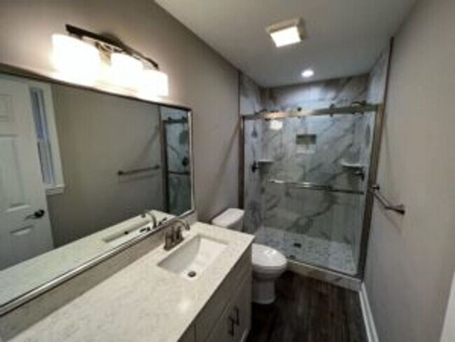 Building Photo - 1343 Hermitage Ave