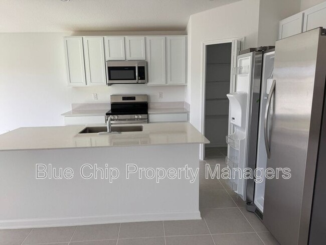 Building Photo - 2295 Green Valley St