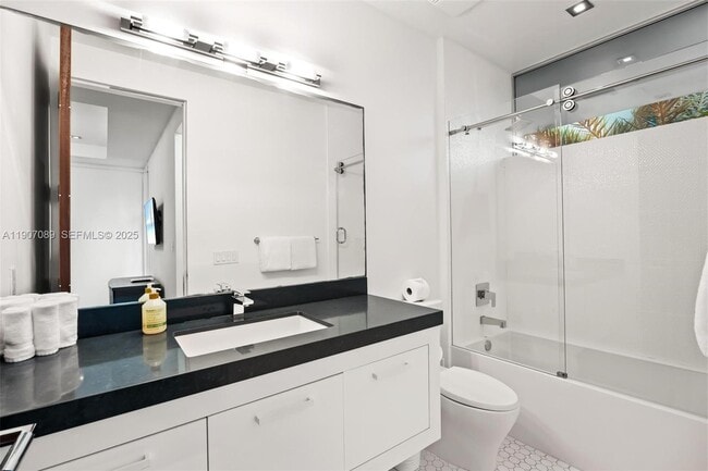 Building Photo - 300 Royal Plaza Dr