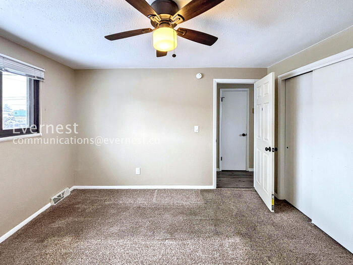 Building Photo - 13773 E 32nd Pl