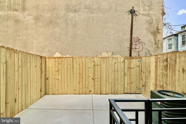 Building Photo - Brand New Luxury Apartments