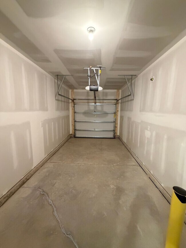 Building Photo - 128 Parker Ln