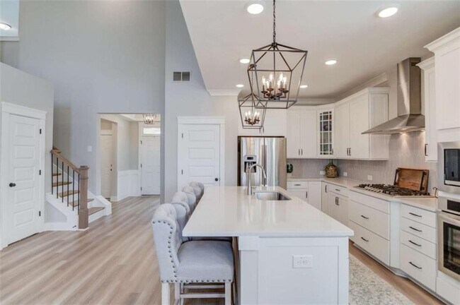 Building Photo - 60 Table Rock Ct