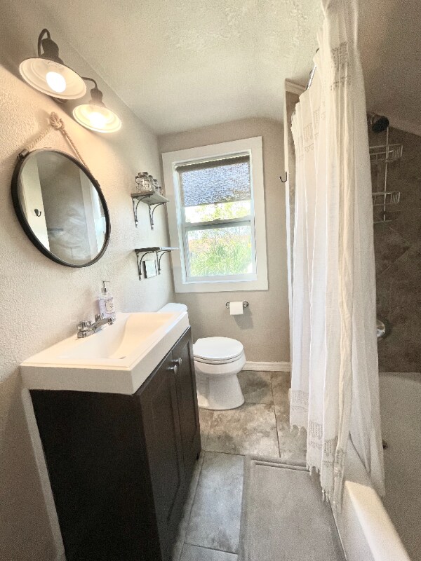 Building Photo - 7700 Boca Ciega Dr