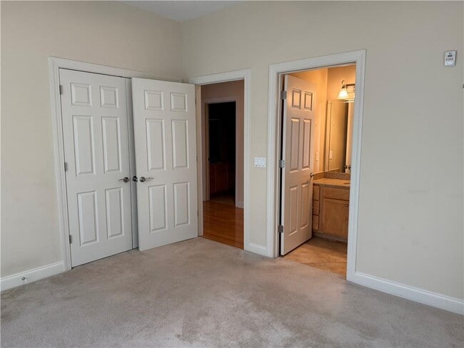 Building Photo - 1201 Grand View Dr