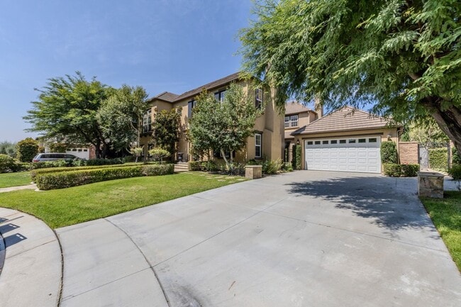 Building Photo - 3811 Belgain Ln