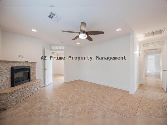 Building Photo - 5301 N 43rd Pl