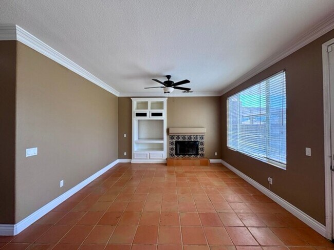 Building Photo - Beautiful 4 Bedroom + Office Home for Lease