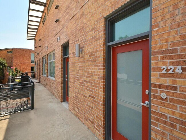 Building Photo - 2205 N Lamar Blvd