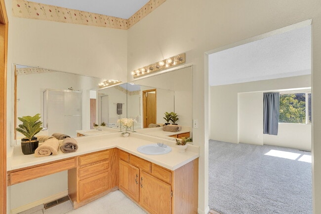 Building Photo - $3,095.00, 4-bed, 2.5-bath located in West...