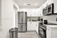 Building Photo - 300 NW 82nd Terrace