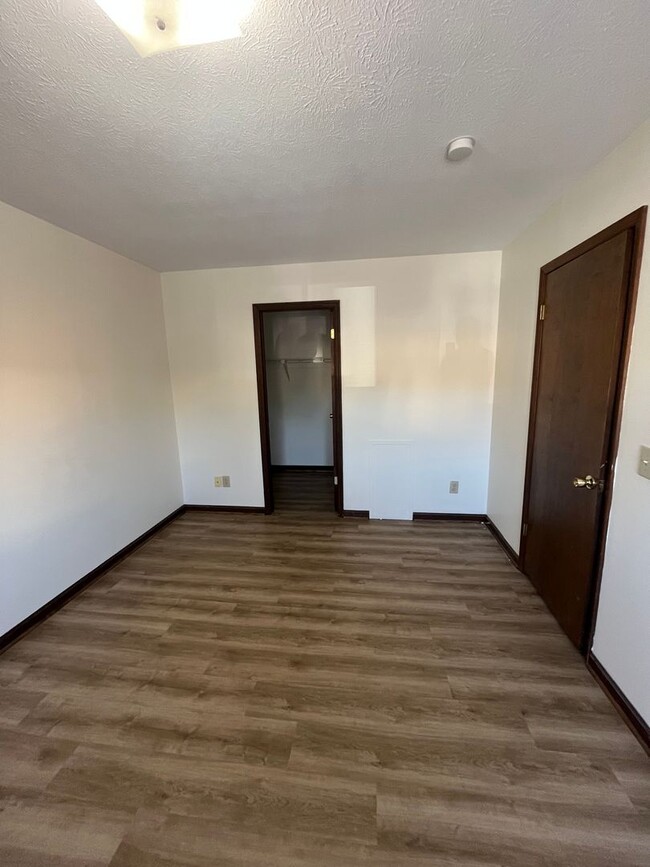Building Photo - 2 Bed, 1 Bath - In Harrisonburg!