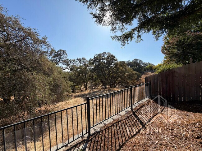 Building Photo - Pristine, single-story, 3bd/2ba, Home in Cameron Park!