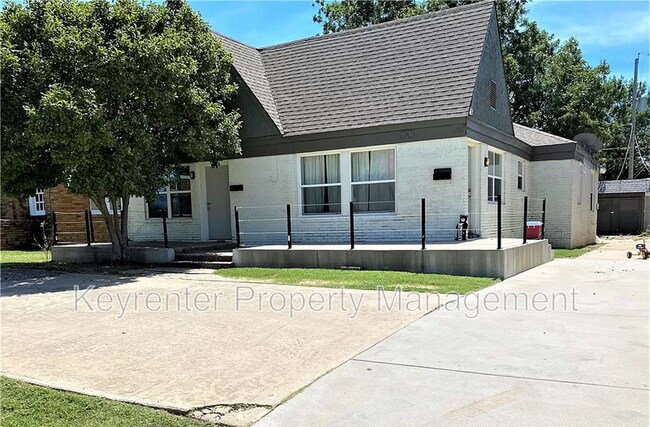Building Photo - 116-118 NW 31st St
