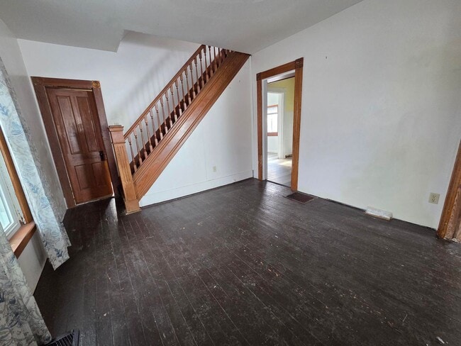 Building Photo - 2 bedroom 1 bath single family home