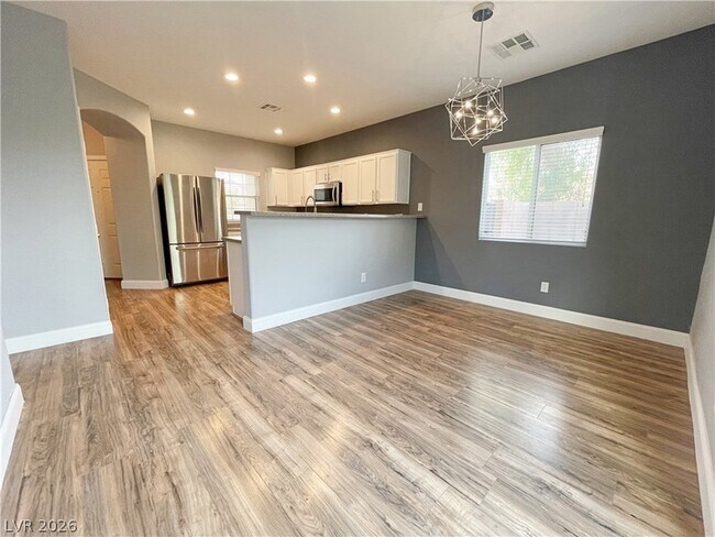 Building Photo - 2825 Woodland Park Ave