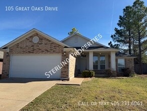 Building Photo - 105 Great Oaks Dr