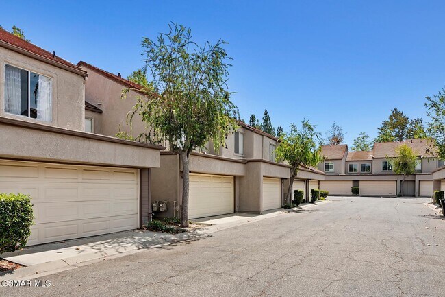 Building Photo - 959 Via Colinas