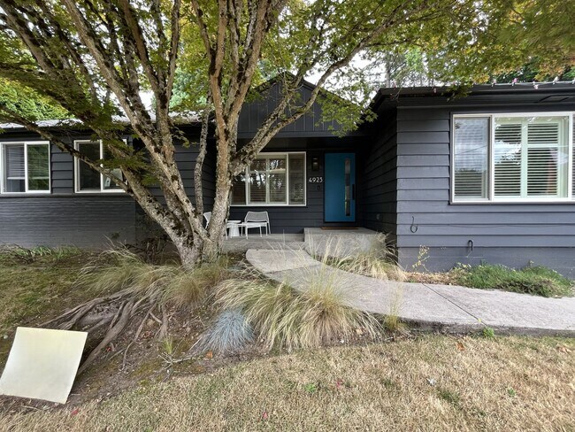 Building Photo - 4923 SW Lowell St