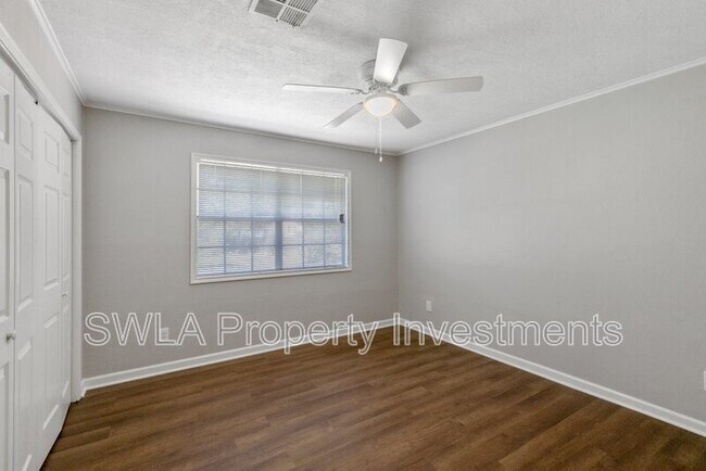 Building Photo - 5921 Bennie Ln