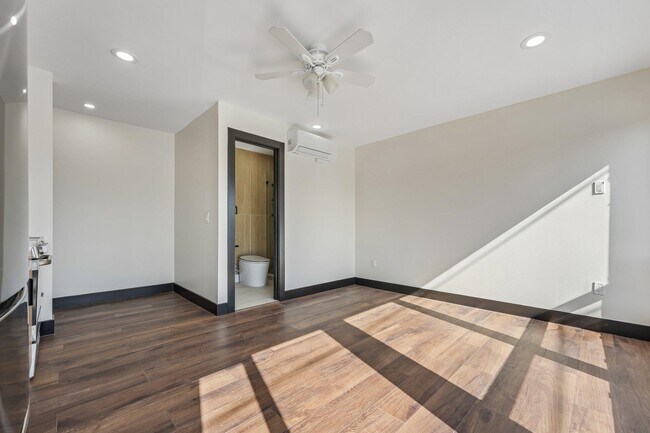 Building Photo - 65 HACKENSACK PLANK Rd