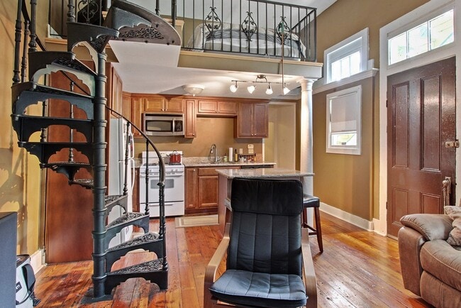 Primary Photo - 1434 Constance St