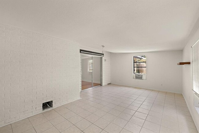 Building Photo - 403 Flournoy Dr
